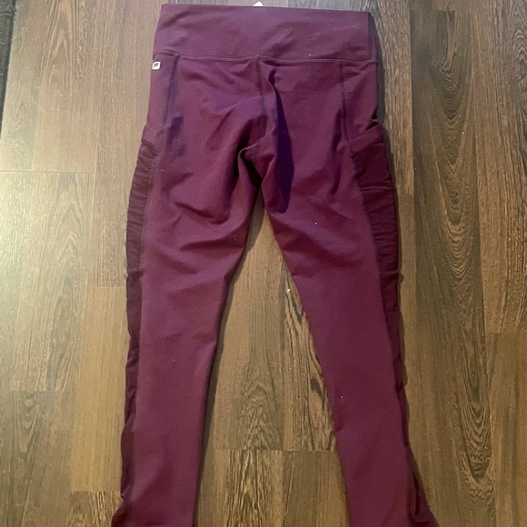 Small Fabletics leggings with pockets, mesh, high-waisted. - Picture 7 of 7